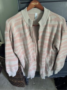 Varley Pink and Cream Zip-Up Long Sweater